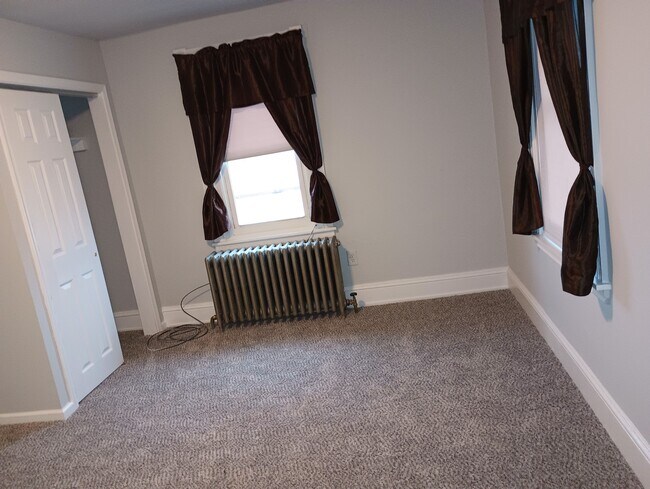 Building Photo - 865 Lancaster Ave