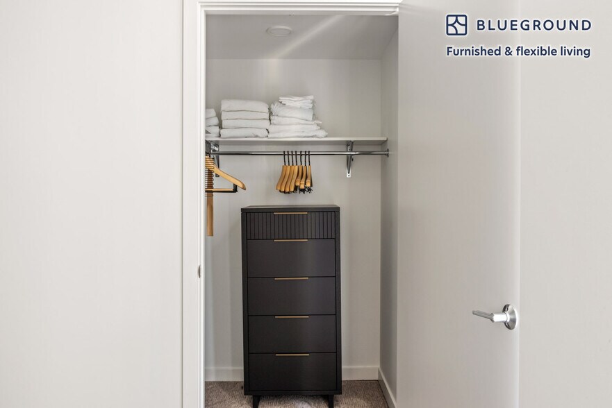 Building Photo - 704 Spring St