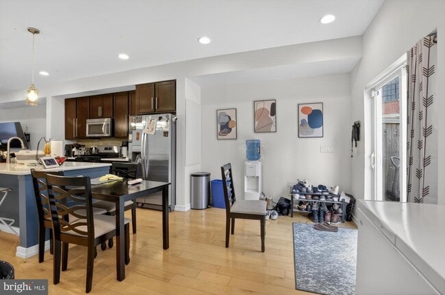 Building Photo - 1504 Earl St