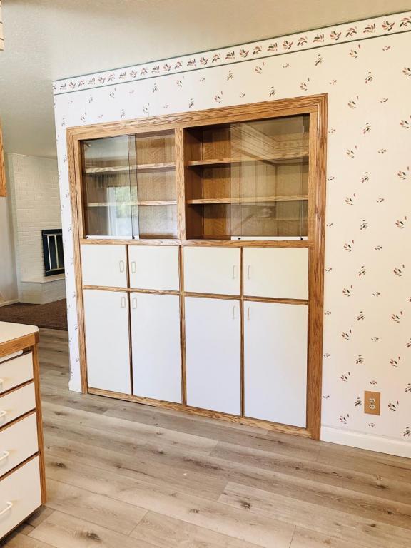 Building Photo - 1920 Sabin Dr