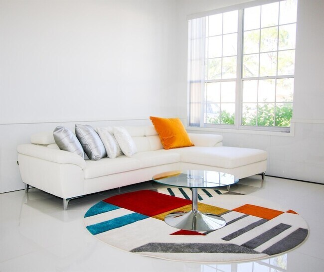 Building Photo - 661 Lake Wellington Dr