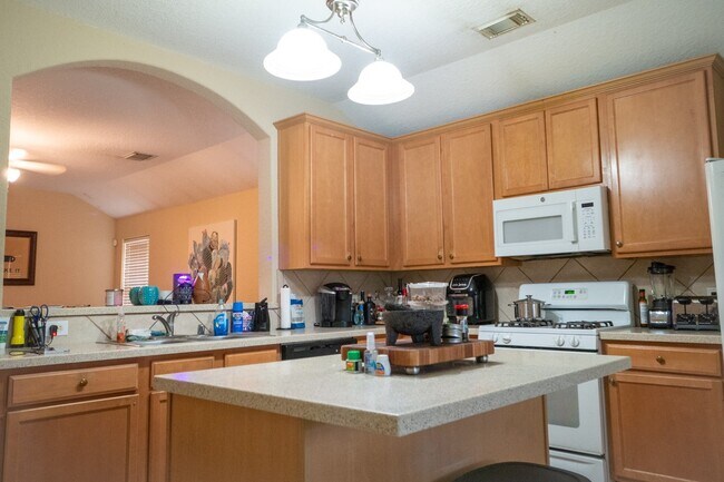 Building Photo - 11219 Overland Trail Dr