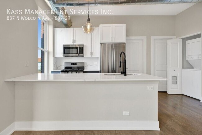 Building Photo - 837 N Wolcott Ave
