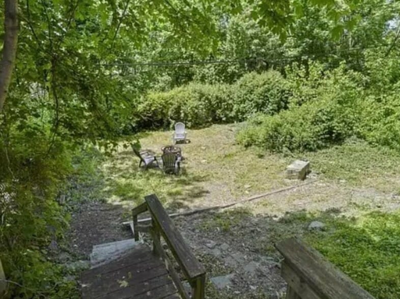 Building Photo - 47 Beech Glen St