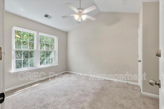 Building Photo - 7900 Shadow Oak Dr