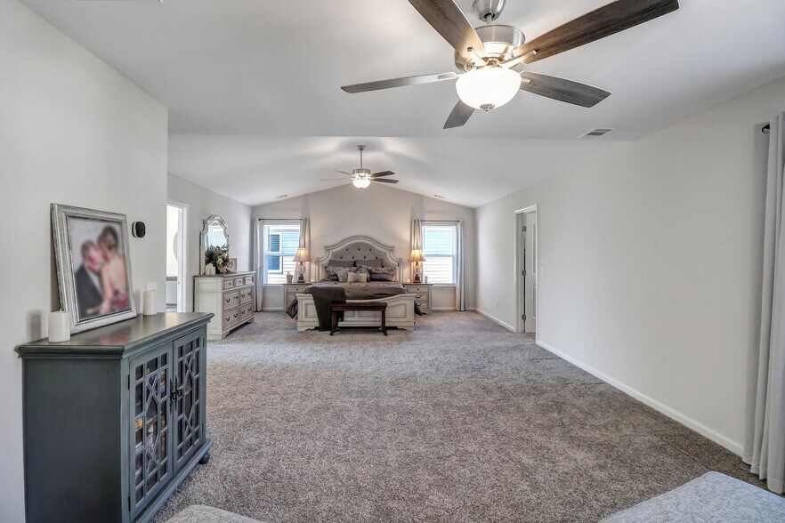 Building Photo - 114 Chalk Farm Way