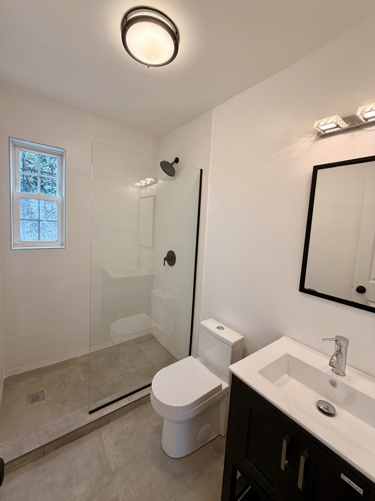 Building Photo - 1300 Dexter Terrace SE