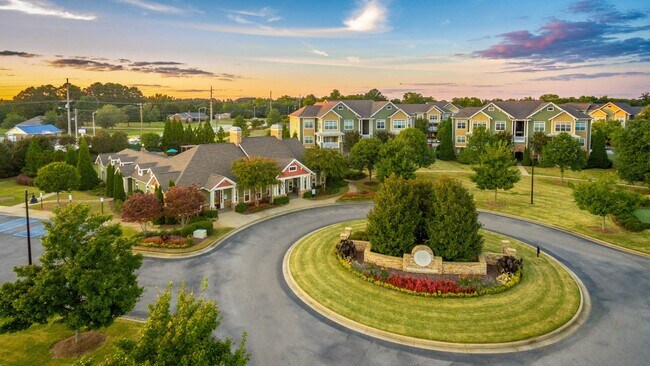 Building Photo - 1 Old Fairway Rd