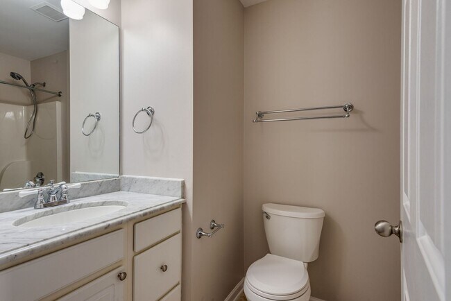 Building Photo - Beautiful Lenox Village Townhome!