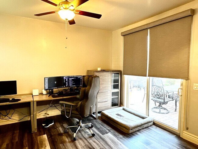 Building Photo - HIGHLY DESIRABLE AND SPACIOUS HOME FULLY EQUIPPED WITH SOLAR PANELS + LANDSCAPING INCLUDED