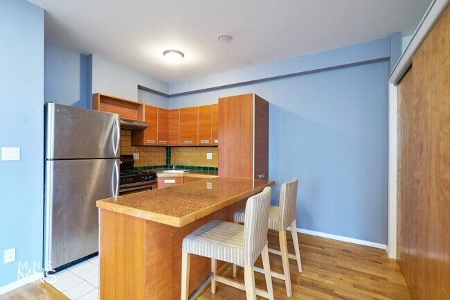 Building Photo - 669 Meeker Avenue