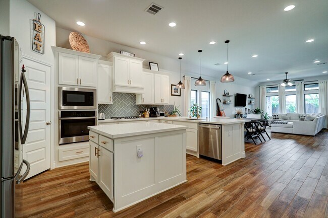 Building Photo - 6206 Glenwick Park Rd