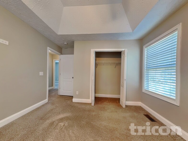 Building Photo - 97 Farmington Dr