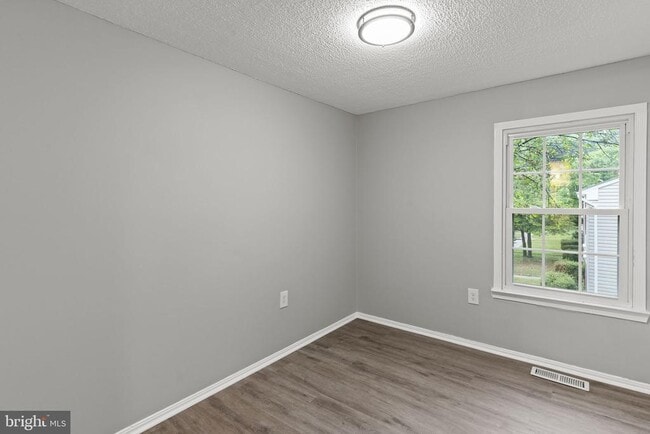 Building Photo - 1718 Brightwell Ct