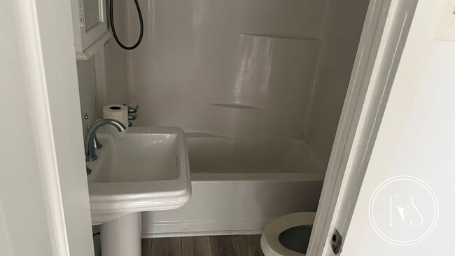 Building Photo - 627 W 48th St