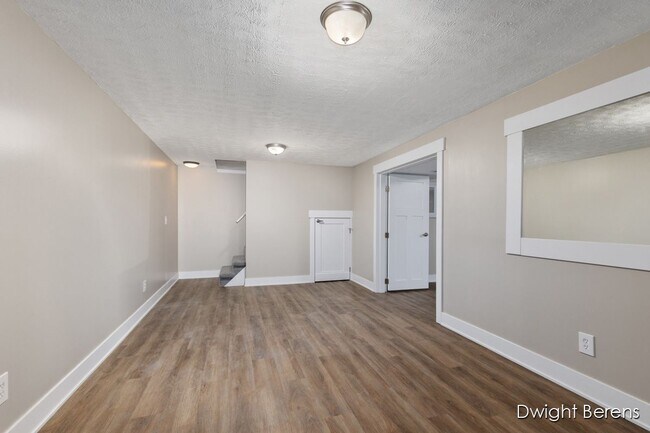 Building Photo - 7331 48th Ave