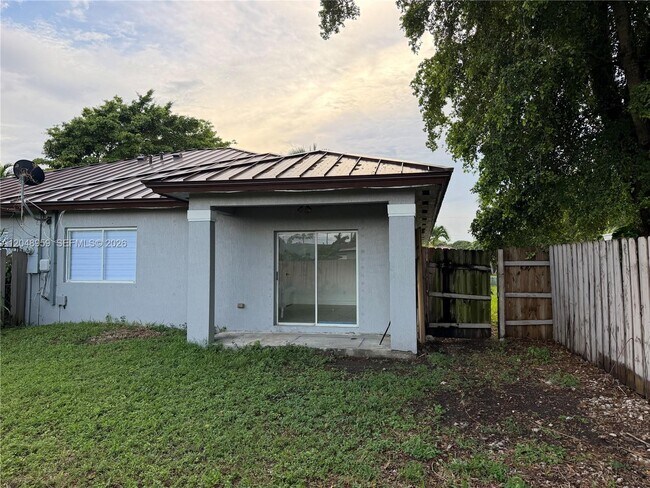 Building Photo - 22725 SW 125th Ave