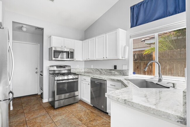 Building Photo - 5001 Rogue Water Ct
