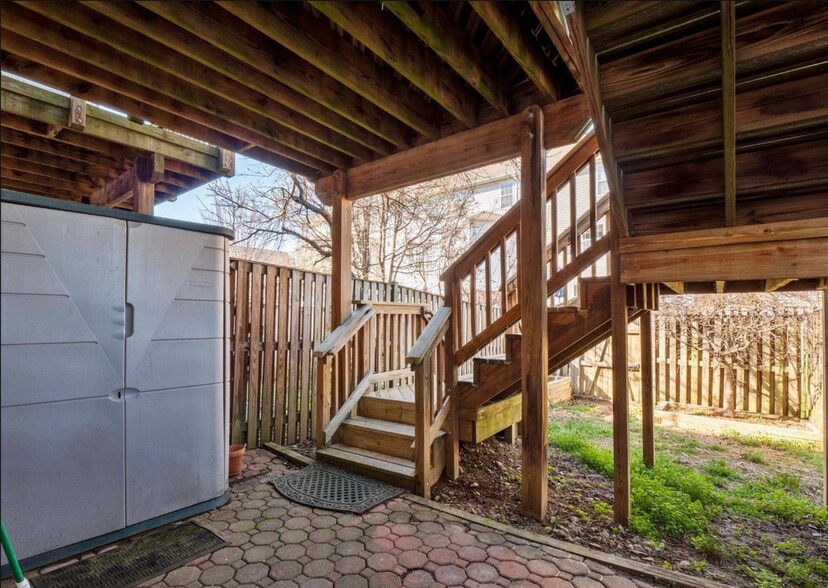 Building Photo - 43036 Demerrit St