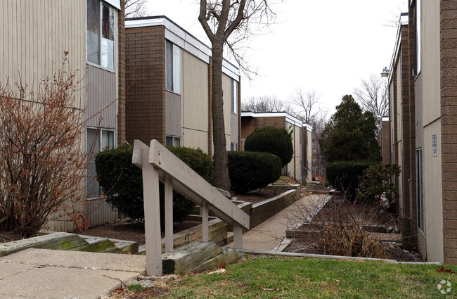 Building Photo - Gateway Estates