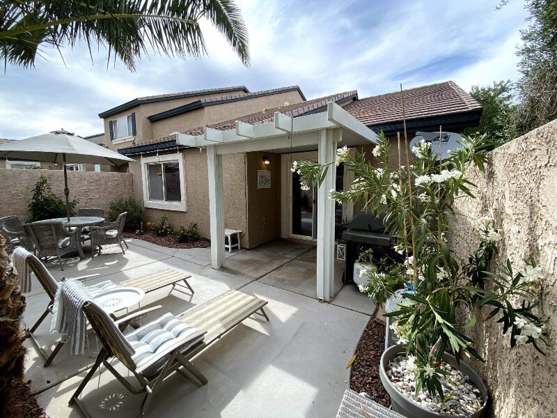 Building Photo - 10191 Birch Bluff Ln