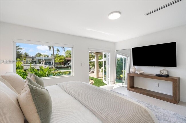 Building Photo - 7810 Hawthorne Ave