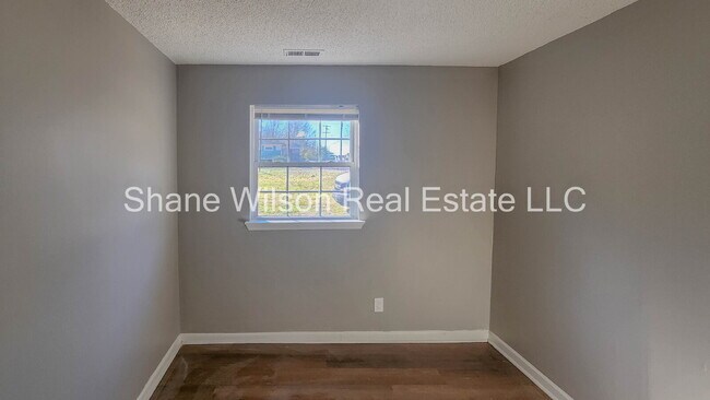 Building Photo - "Charming 3-Bedroom Retreat with 1050 Sq. Ft. of Cozy Living in Chattanooga!"