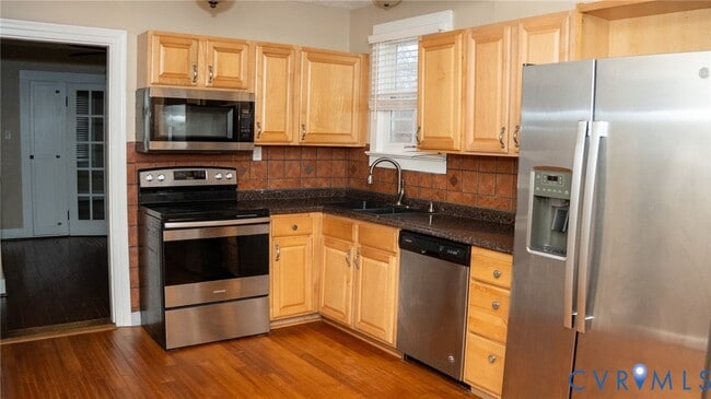 Building Photo - 2731 Parkdale Rd