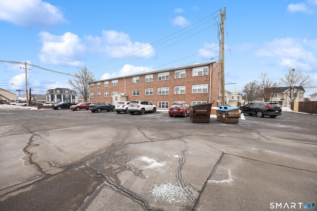 Building Photo - 46 N Cherry St