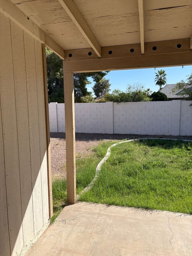 Building Photo - **Excellent 3br/2ba/2garage HOUSE (ELLIOT & DOBSON)