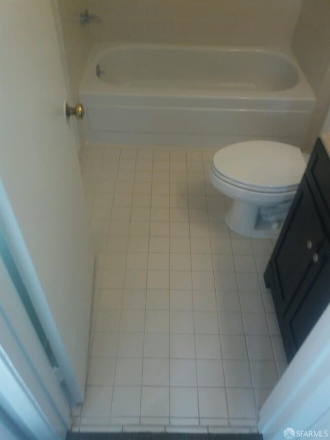 Building Photo - 236 Clinton Park