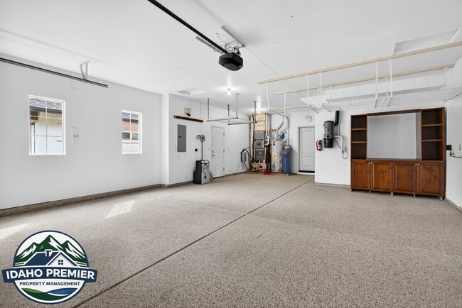 Building Photo - 12815 N 11th Ave