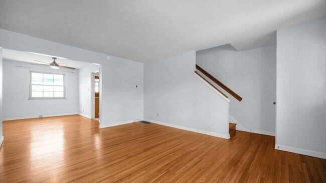 Building Photo - 1810 Northwest Ct