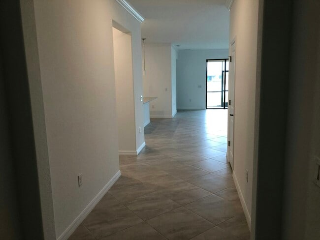 Building Photo - 14728 Cantabria Dr