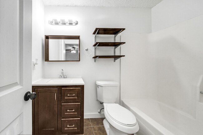 Building Photo - 635 Walston Ln