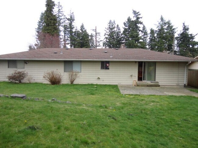 Building Photo - Everett Rambler 3 Bedroom with 1.5 bathroom