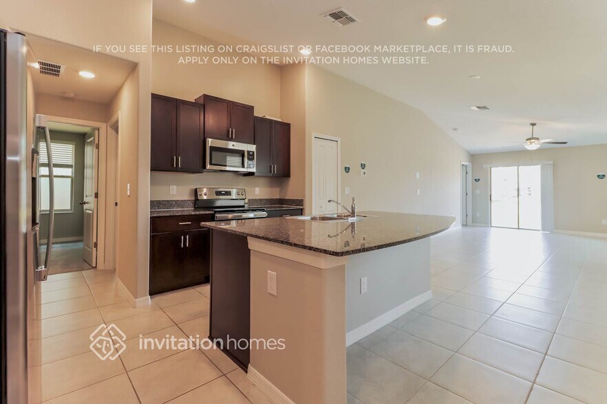 Building Photo - 2253 Jungle Dr