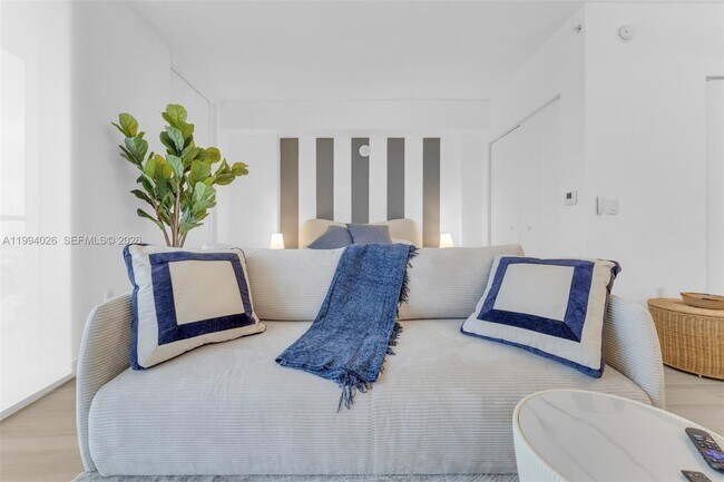 Building Photo - 1100 S Miami Ave