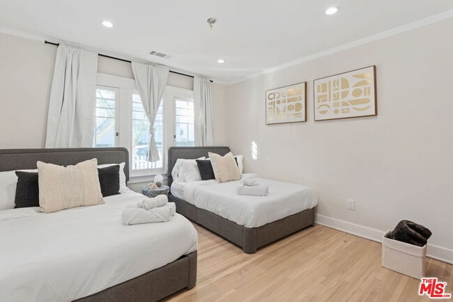 Building Photo - 1224 N Ogden Dr