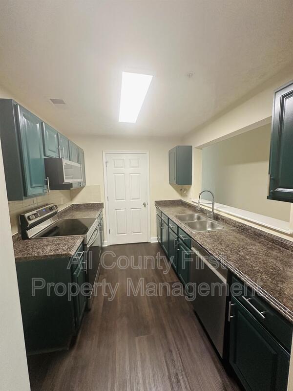 Building Photo - 5303 Fairington Club Dr