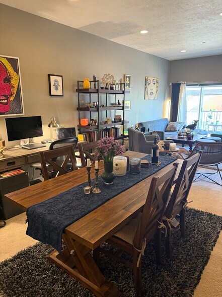 Building Photo - 725 S 200 W