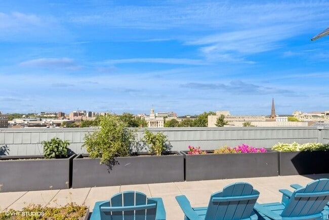 Building Photo - $1,130 | Studio Apartment - Fully Furnishe...