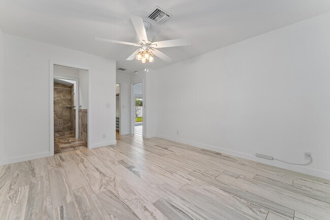 Building Photo - 130 Gulfstream Rd