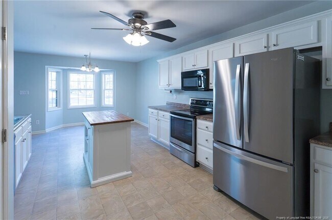 Building Photo - 705 Colonial Hills Dr