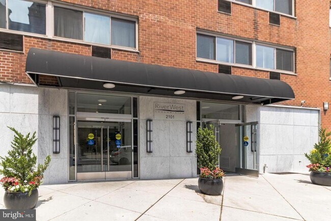 Building Photo - 2101 Chestnut St