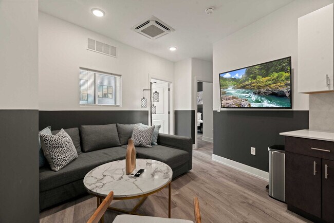 Building Photo - 1214 N American St