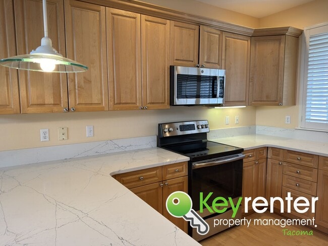 Building Photo - Dream Home on North Shore Golf Course in T...