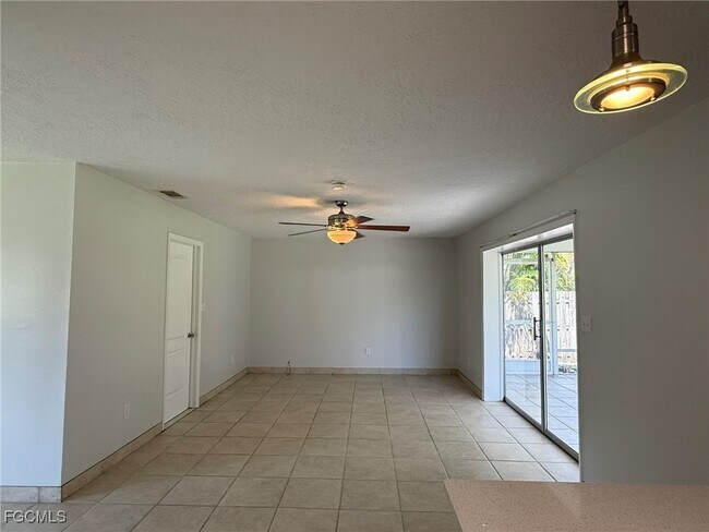 Building Photo - 7440 Tropical Ln