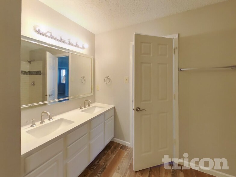 Building Photo - 9822 Orange Blossom Trail