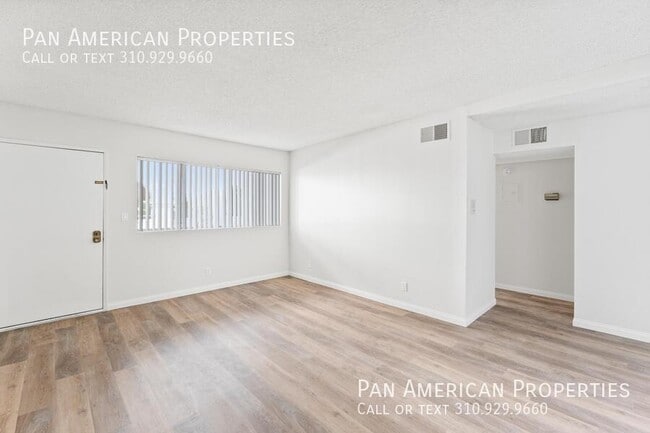 Building Photo - 10380 Almayo Ave